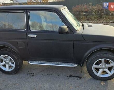 Черный ВАЗ 21214, объемом двигателя 1.69 л и пробегом 168 тыс. км за 4400 $, фото 2 на Automoto.ua
