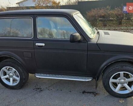 Черный ВАЗ 21214, объемом двигателя 1.69 л и пробегом 168 тыс. км за 4400 $, фото 1 на Automoto.ua