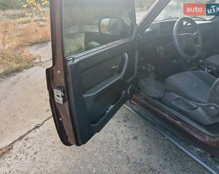 Коричневый ВАЗ 21214, объемом двигателя 1.7 л и пробегом 160 тыс. км за 4500 $, фото 5 на Automoto.ua