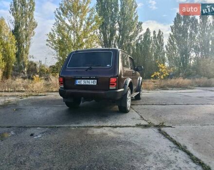 Коричневый ВАЗ 21214, объемом двигателя 1.7 л и пробегом 160 тыс. км за 4500 $, фото 10 на Automoto.ua