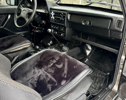 Коричневый ВАЗ 21214, объемом двигателя 1.69 л и пробегом 36 тыс. км за 8999 $, фото 12 на Automoto.ua