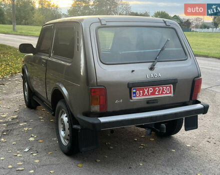 ВАЗ 21214 2017 в Мироновке на Automoto.ua Коричневый ВАЗ 21214, объемом двигателя 1.69 л и пробегом 35 тыс. км за 7800 $, фото 8 на Automoto.ua