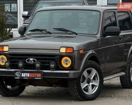 Коричневый ВАЗ 21214, объемом двигателя 1.7 л и пробегом 26 тыс. км за 9300 $, фото 2 на Automoto.ua