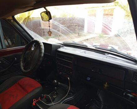 Красный ВАЗ 21214, объемом двигателя 1.7 л и пробегом 1000 тыс. км за 4000 $, фото 3 на Automoto.ua