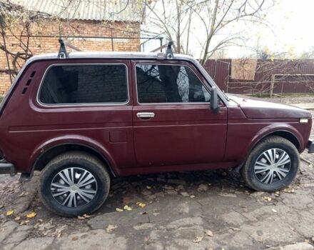 Красный ВАЗ 21214, объемом двигателя 1.7 л и пробегом 1000 тыс. км за 4000 $, фото 1 на Automoto.ua
