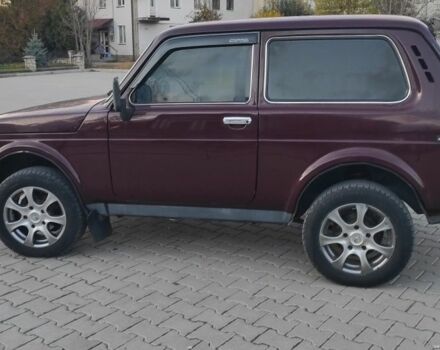 Красный ВАЗ 21214, объемом двигателя 1.7 л и пробегом 250 тыс. км за 3800 $, фото 2 на Automoto.ua