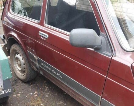 Красный ВАЗ 21214, объемом двигателя 1.7 л и пробегом 148 тыс. км за 3200 $, фото 2 на Automoto.ua