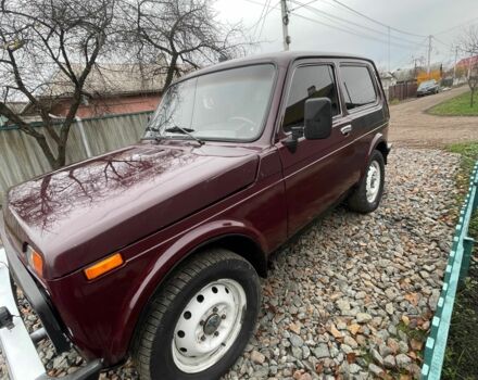 Красный ВАЗ 21214, объемом двигателя 1.7 л и пробегом 153 тыс. км за 3200 $, фото 2 на Automoto.ua