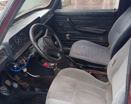 Красный ВАЗ 21214, объемом двигателя 0 л и пробегом 120 тыс. км за 600 $, фото 3 на Automoto.ua