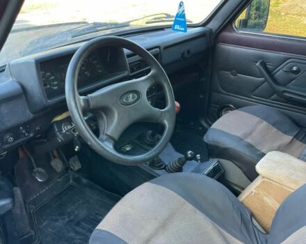 Червоний ВАЗ 21214, об'ємом двигуна 1.7 л та пробігом 235 тис. км за 2600 $, фото 7 на Automoto.ua