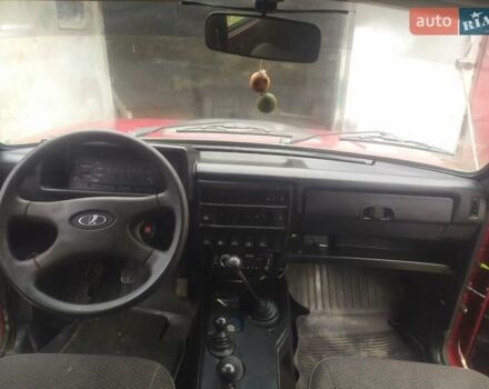 Красный ВАЗ 21214, объемом двигателя 1.69 л и пробегом 67 тыс. км за 3300 $, фото 5 на Automoto.ua