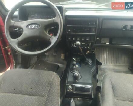 Красный ВАЗ 21214, объемом двигателя 1.69 л и пробегом 67 тыс. км за 3300 $, фото 7 на Automoto.ua