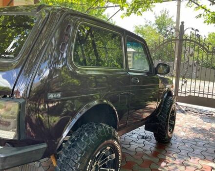 Красный ВАЗ 21214, объемом двигателя 1.7 л и пробегом 170 тыс. км за 3900 $, фото 5 на Automoto.ua