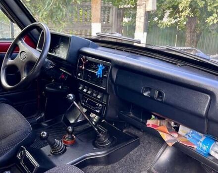 Красный ВАЗ 21214, объемом двигателя 1.7 л и пробегом 120 тыс. км за 2600 $, фото 6 на Automoto.ua