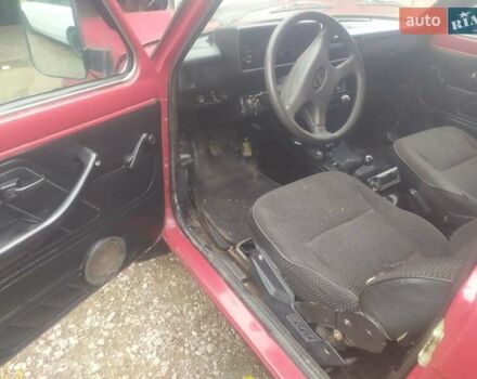 Красный ВАЗ 21214, объемом двигателя 1.69 л и пробегом 67 тыс. км за 3300 $, фото 4 на Automoto.ua