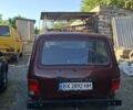 Красный ВАЗ 21214, объемом двигателя 1.7 л и пробегом 200 тыс. км за 3000 $, фото 3 на Automoto.ua