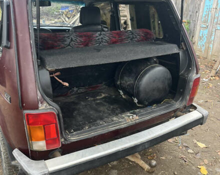 Красный ВАЗ 21214, объемом двигателя 1.69 л и пробегом 164 тыс. км за 3000 $, фото 11 на Automoto.ua