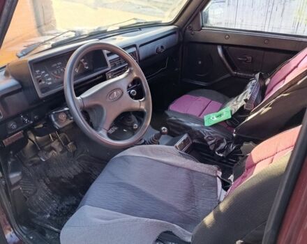 Красный ВАЗ 21214, объемом двигателя 1.7 л и пробегом 220 тыс. км за 2300 $, фото 6 на Automoto.ua