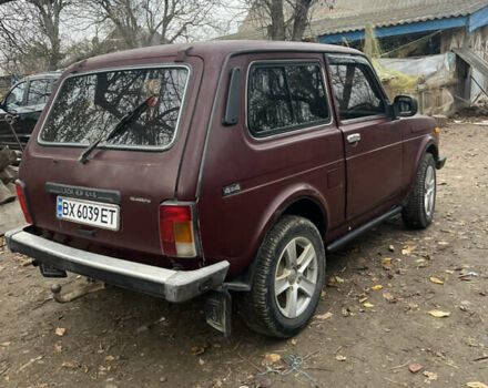 Красный ВАЗ 21214, объемом двигателя 1.69 л и пробегом 164 тыс. км за 3000 $, фото 4 на Automoto.ua