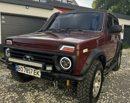 Красный ВАЗ 21214, объемом двигателя 1.7 л и пробегом 186 тыс. км за 4200 $, фото 1 на Automoto.ua