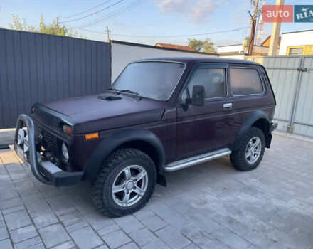 Красный ВАЗ 21214, объемом двигателя 1.7 л и пробегом 97 тыс. км за 3600 $, фото 2 на Automoto.ua