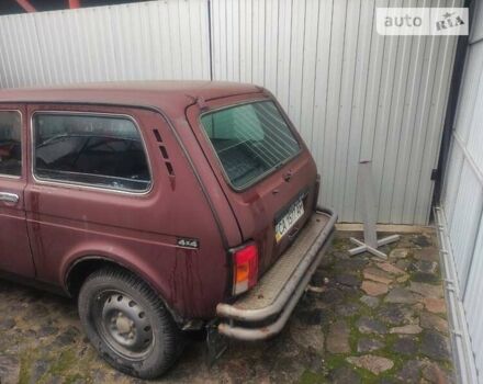 Красный ВАЗ 21214, объемом двигателя 1.7 л и пробегом 93 тыс. км за 4000 $, фото 2 на Automoto.ua