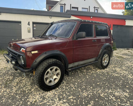 Красный ВАЗ 21214, объемом двигателя 1.7 л и пробегом 186 тыс. км за 4200 $, фото 5 на Automoto.ua