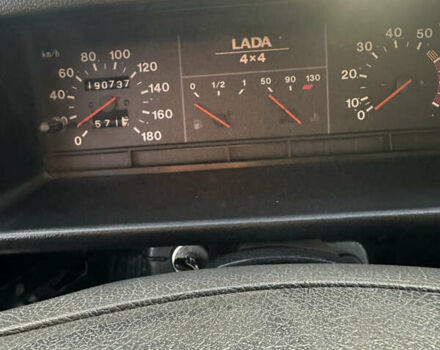 Красный ВАЗ 21214, объемом двигателя 1.7 л и пробегом 185 тыс. км за 4200 $, фото 14 на Automoto.ua