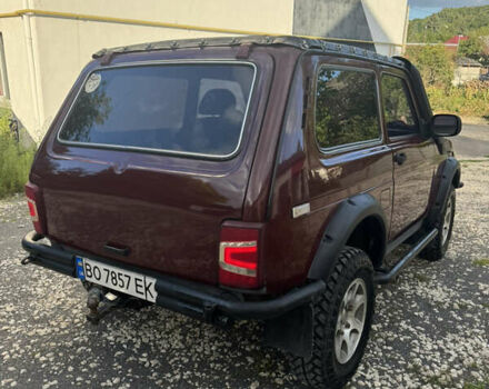 Красный ВАЗ 21214, объемом двигателя 1.7 л и пробегом 186 тыс. км за 4200 $, фото 8 на Automoto.ua