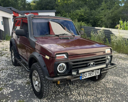 Красный ВАЗ 21214, объемом двигателя 1.7 л и пробегом 186 тыс. км за 4200 $, фото 2 на Automoto.ua