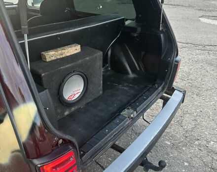 Красный ВАЗ 21214, объемом двигателя 1.7 л и пробегом 185 тыс. км за 4200 $, фото 8 на Automoto.ua