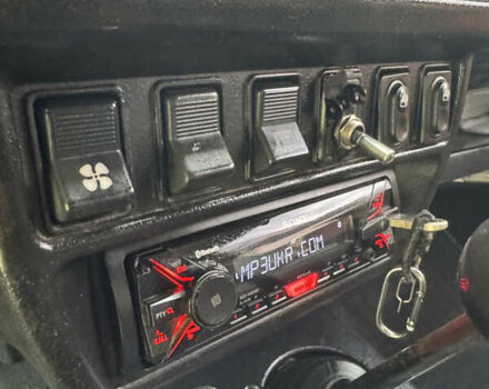 Красный ВАЗ 21214, объемом двигателя 1.7 л и пробегом 186 тыс. км за 4200 $, фото 24 на Automoto.ua