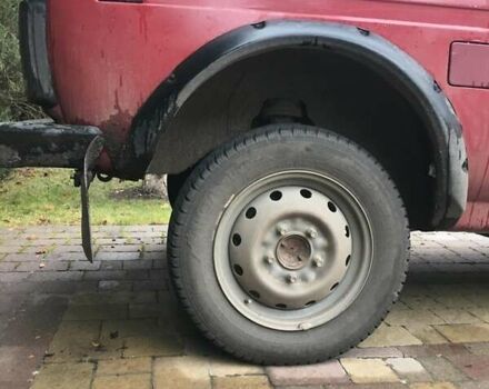 Красный ВАЗ 21214, объемом двигателя 1.7 л и пробегом 118 тыс. км за 5000 $, фото 4 на Automoto.ua