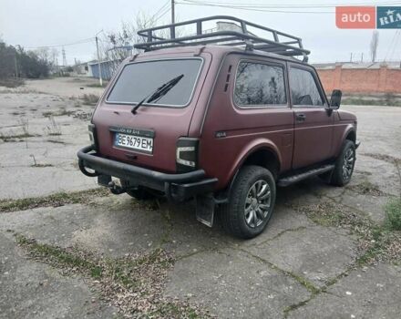 Красный ВАЗ 21214, объемом двигателя 1.7 л и пробегом 150 тыс. км за 4500 $, фото 5 на Automoto.ua