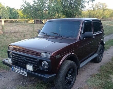 Красный ВАЗ 21214, объемом двигателя 1.7 л и пробегом 65 тыс. км за 5000 $, фото 3 на Automoto.ua