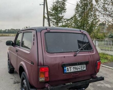 Красный ВАЗ 21214, объемом двигателя 1.7 л и пробегом 125 тыс. км за 2999 $, фото 5 на Automoto.ua