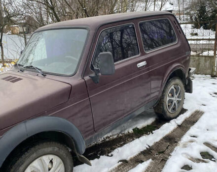 Красный ВАЗ 21214, объемом двигателя 1.7 л и пробегом 133 тыс. км за 4000 $, фото 8 на Automoto.ua