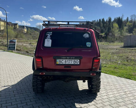 Красный ВАЗ 21214, объемом двигателя 1.7 л и пробегом 73 тыс. км за 4100 $, фото 4 на Automoto.ua