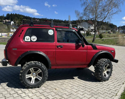 Красный ВАЗ 21214, объемом двигателя 1.7 л и пробегом 73 тыс. км за 4100 $, фото 6 на Automoto.ua