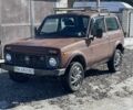Красный ВАЗ 21214, объемом двигателя 1.7 л и пробегом 137 тыс. км за 1800 $, фото 1 на Automoto.ua