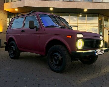 Красный ВАЗ 21214, объемом двигателя 1.7 л и пробегом 219 тыс. км за 2900 $, фото 1 на Automoto.ua