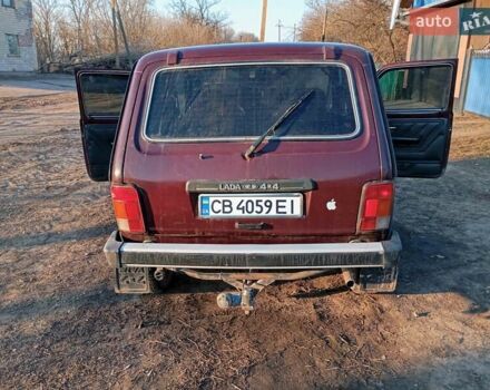 Красный ВАЗ 21214, объемом двигателя 1.7 л и пробегом 109 тыс. км за 3500 $, фото 2 на Automoto.ua