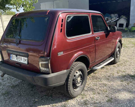 Красный ВАЗ 21214, объемом двигателя 1.7 л и пробегом 100 тыс. км за 4600 $, фото 5 на Automoto.ua