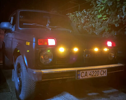 Красный ВАЗ 21214, объемом двигателя 1.7 л и пробегом 184 тыс. км за 3800 $, фото 7 на Automoto.ua