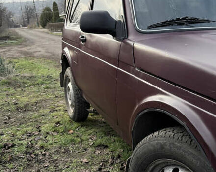 Красный ВАЗ 21214, объемом двигателя 1.69 л и пробегом 80 тыс. км за 3500 $, фото 6 на Automoto.ua