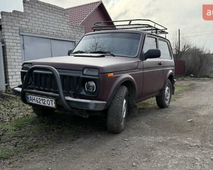 Красный ВАЗ 21214, объемом двигателя 1.69 л и пробегом 80 тыс. км за 3500 $, фото 1 на Automoto.ua