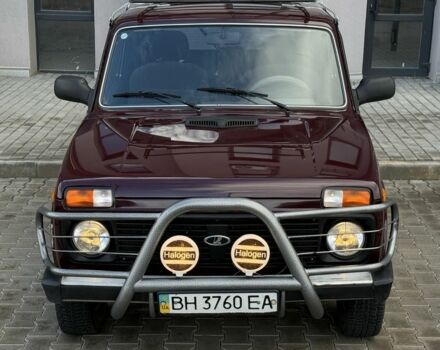 Красный ВАЗ 21214, объемом двигателя 1.7 л и пробегом 60 тыс. км за 4950 $, фото 2 на Automoto.ua