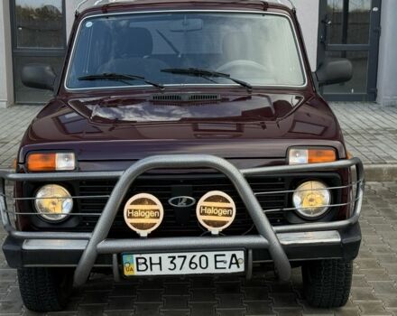 Красный ВАЗ 21214, объемом двигателя 1.7 л и пробегом 60 тыс. км за 4950 $, фото 3 на Automoto.ua