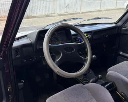 Красный ВАЗ 21214, объемом двигателя 1.7 л и пробегом 60 тыс. км за 4950 $, фото 11 на Automoto.ua