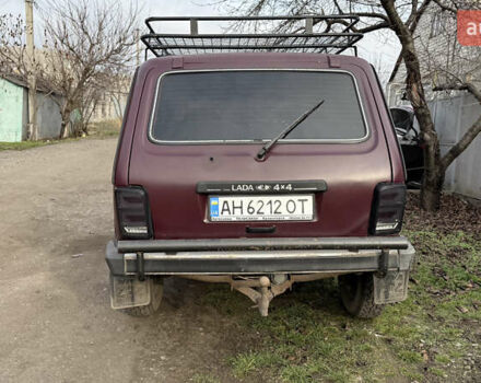 Красный ВАЗ 21214, объемом двигателя 1.69 л и пробегом 80 тыс. км за 3500 $, фото 4 на Automoto.ua